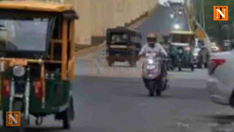 Broken Divider and Encroachments Near Vaishnodevi Chowk Raise Safety Concerns